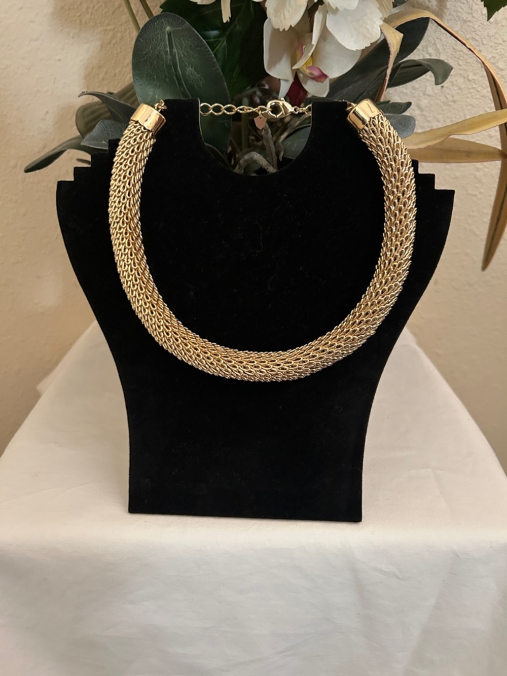 Gold Mesh Statement Necklace - Elegant Women Jewelry